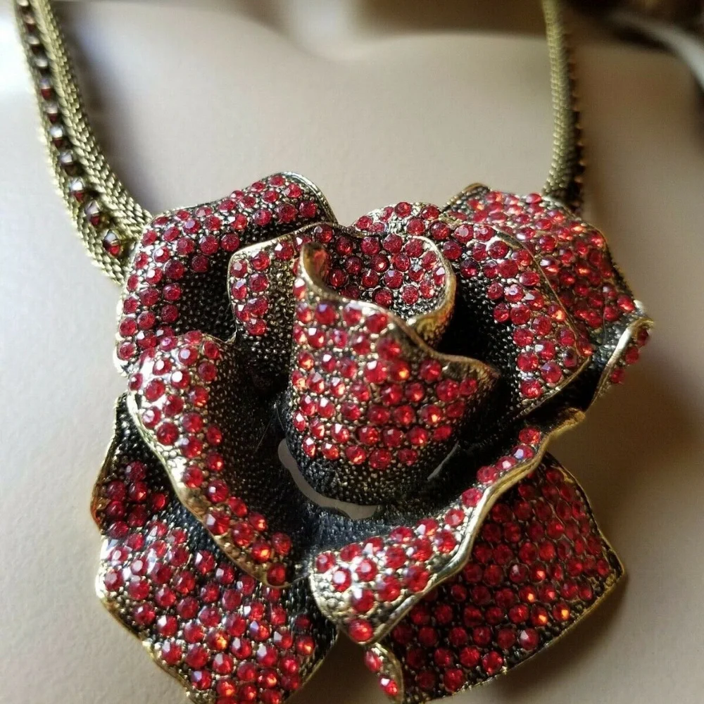 large red rhinestone pave rose flower necklace - Picture 8 of 8